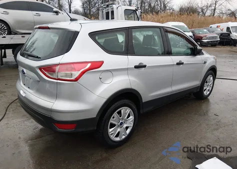 2016 Ford Escape S z USA, uszkodzony, nr VIN 1FMCU0F77GUB10953